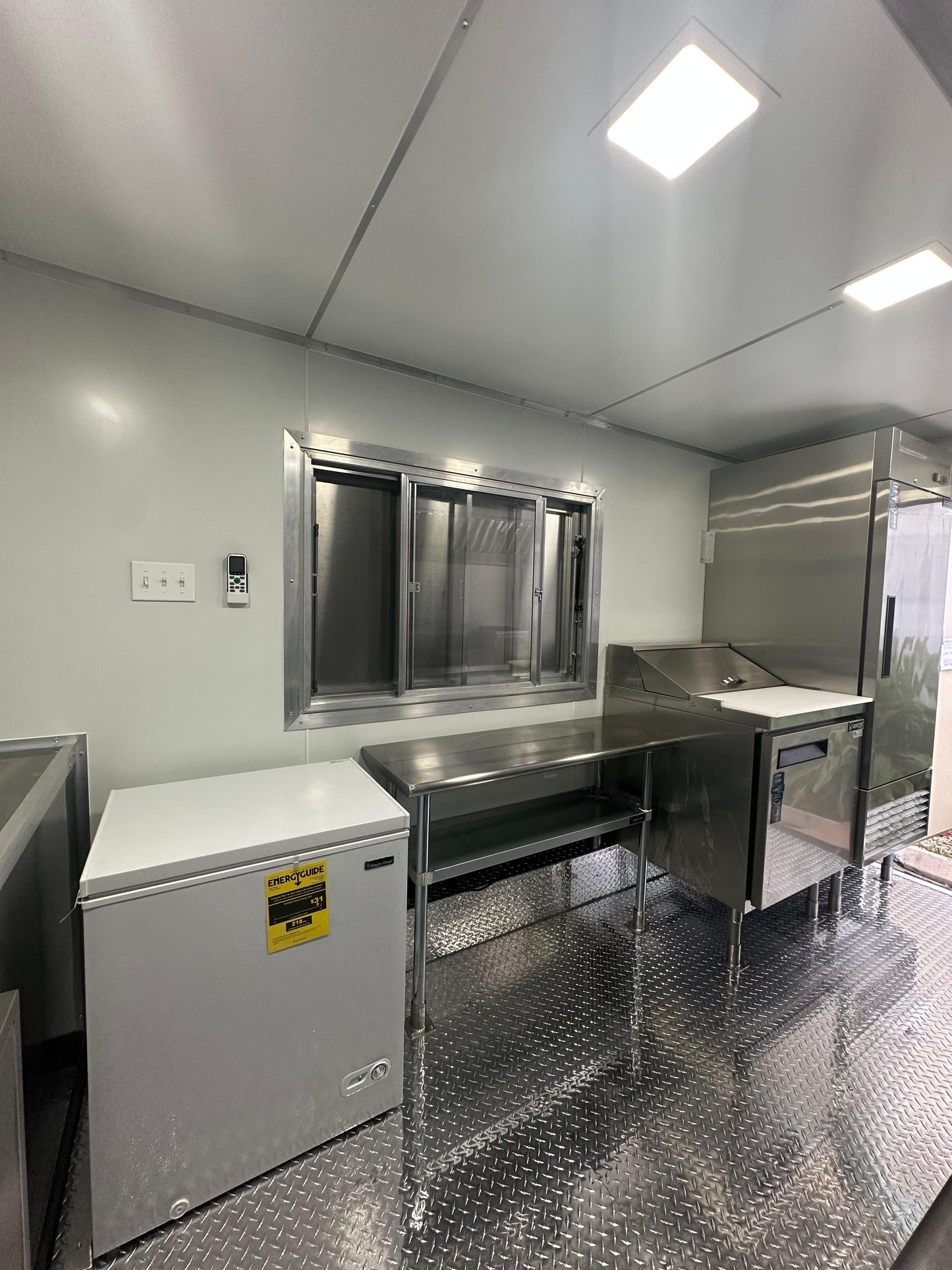 TRAILER 8.5 X 14FT
